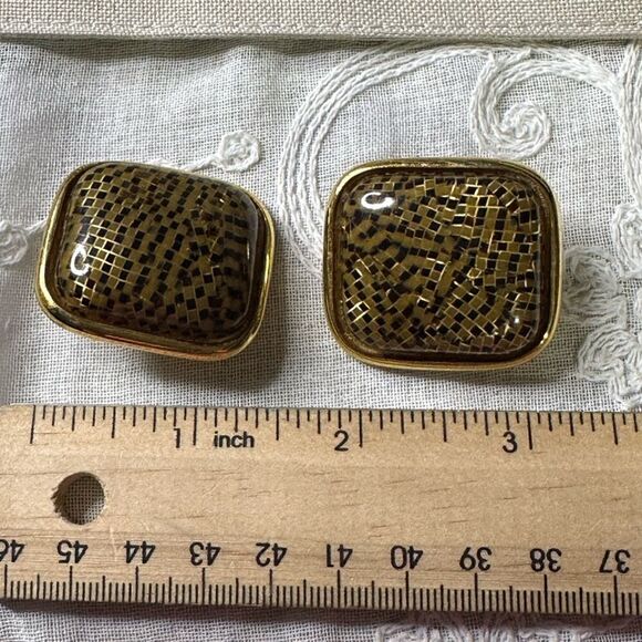 Vintage Brown & Gold Tone Clip on Earrings - Picture 3 of 3